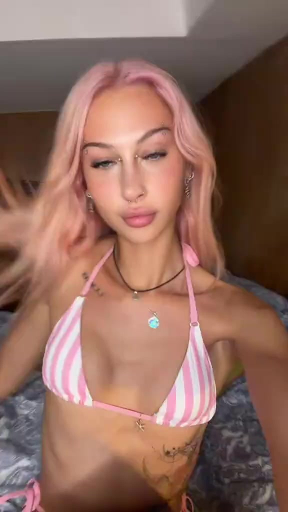 Badmancils Aka Cillycilly Onlyfans Nude Showing Off Her Hot Body