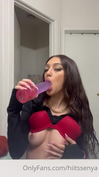 Senya Harin Masturbated Naked Using A Dildo In The Bathroom