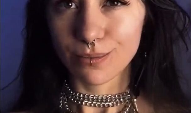 Soundsandguitars Undresses To Shows Off Her Big Boobs